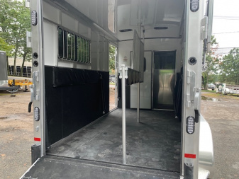 New 2026 Sundowner Trailers 2H DR W Side Unload Ramp Horse Trailer