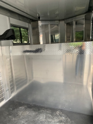 New 2026 Sundowner Trailers 2H DR W Side Unload Ramp Horse Trailer