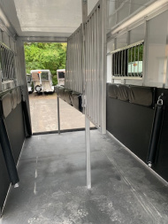New 2026 Sundowner Trailers 2H DR W Side Unload Ramp Horse Trailer