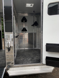 New 2026 Sundowner Trailers 2H DR W Side Unload Ramp Horse Trailer