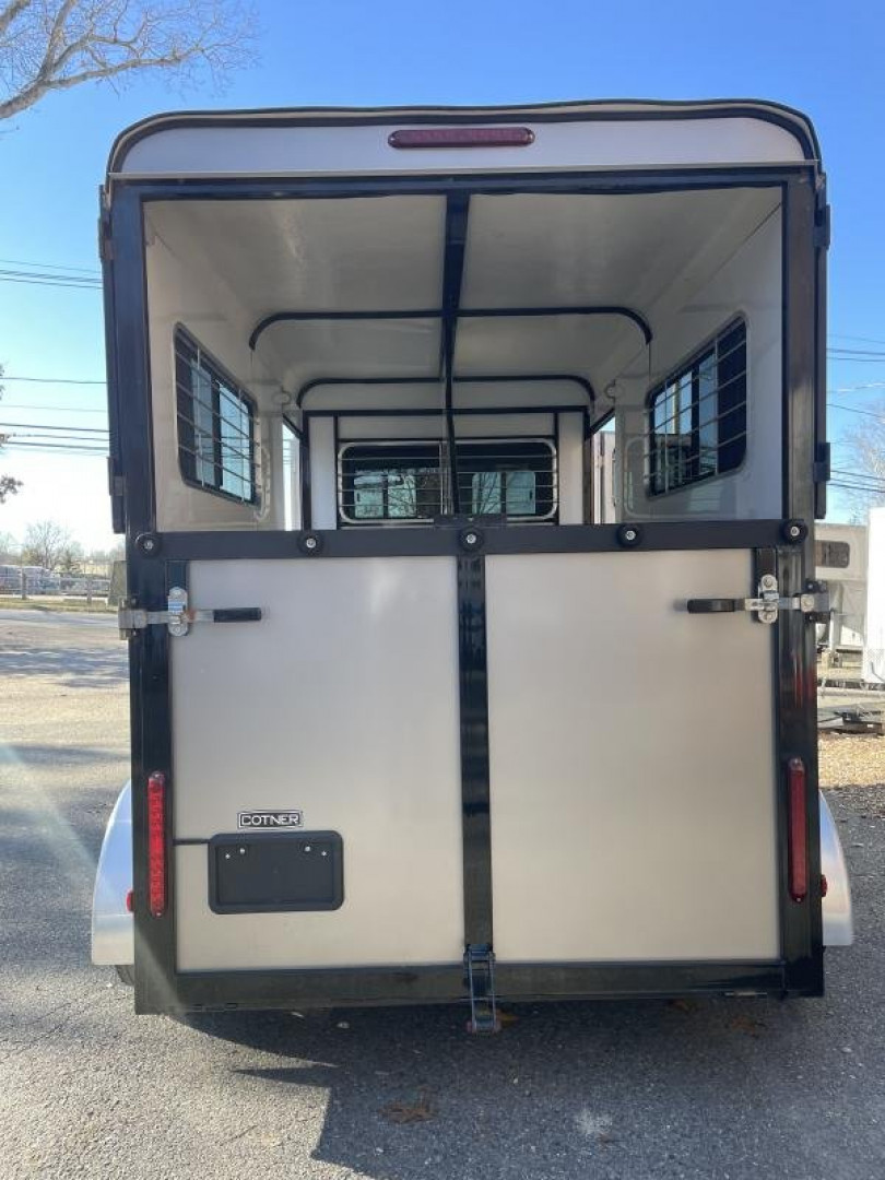 Used 2017 Cotner Trailers Inc. 2H BP Royal Dressing Room Horse Trailer