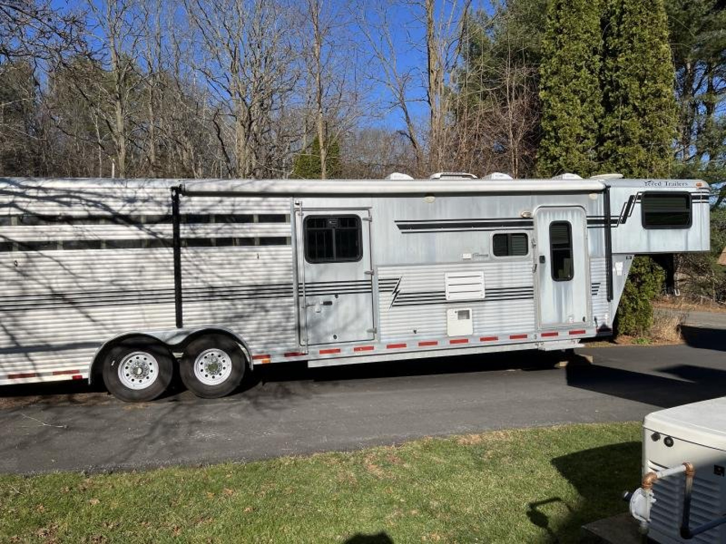 Used 2005 Silver Star Trailers Stock  LQ Horse Trailer