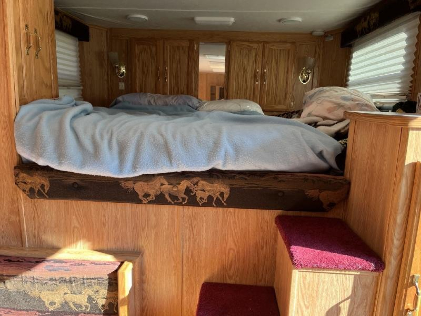 Used 2005 Silver Star Trailers Stock  LQ Horse Trailer