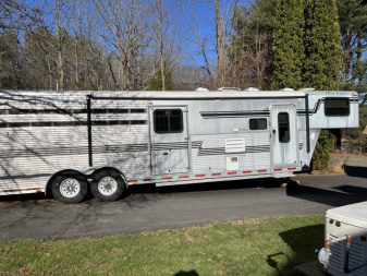 Used 2005 Silver Star Trailers Stock  LQ Horse Trailer