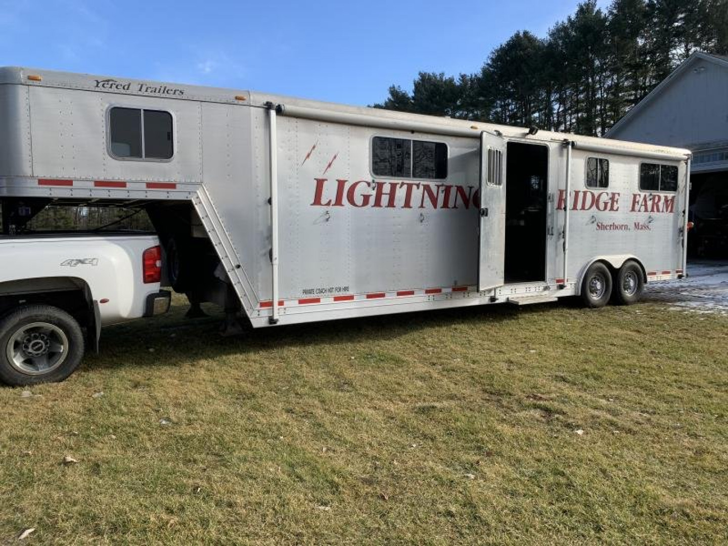 Used 2002 Featherlite 6H Custom Horse Trailer