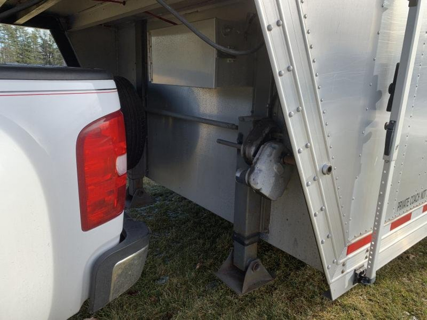 Used 2002 Featherlite 6H Custom Horse Trailer