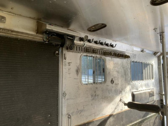 Used 2002 Featherlite 6H Custom Horse Trailer