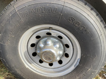 Used 2002 Featherlite 6H Custom Horse Trailer