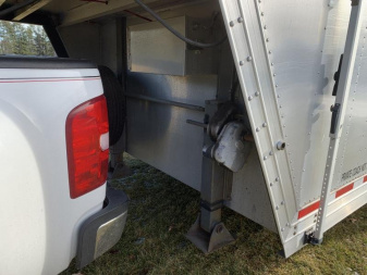 Used 2002 Featherlite 6H Custom Horse Trailer