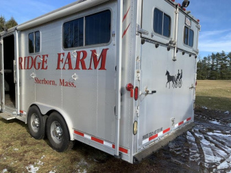Used 2002 Featherlite 6H Custom Horse Trailer