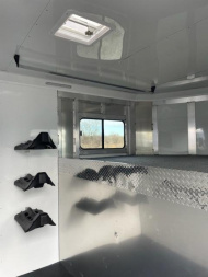 New 2023 Sundowner Trailers 6H/4H head to head Horse Trailer