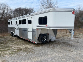 New 2023 Sundowner Trailers 6H/4H head to head Horse Trailer