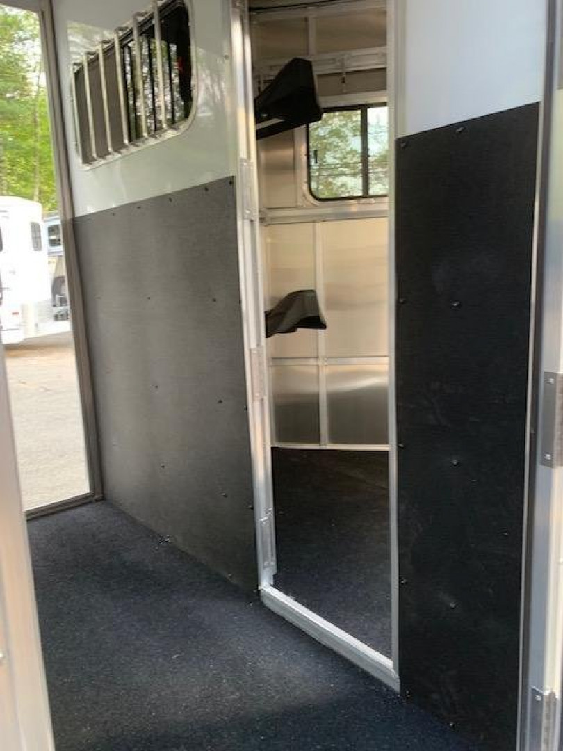 New 2025 Frontier 2023 Frontier 2h D/Room Horse Trailer