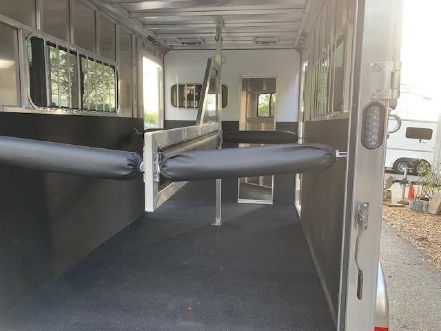 New 2025 Frontier 2023 Frontier 2h D/Room Horse Trailer