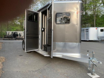New 2025 Frontier 2023 Frontier 2h D/Room Horse Trailer