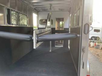 New 2025 Frontier 2023 Frontier 2h D/Room Horse Trailer
