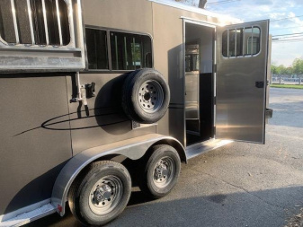 New 2025 Frontier 2023 Frontier 2h D/Room Horse Trailer