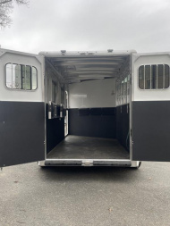 New 2024 Sundowner Trailers 3h Sportman GN Slant Stock / Stock Combo Trailer