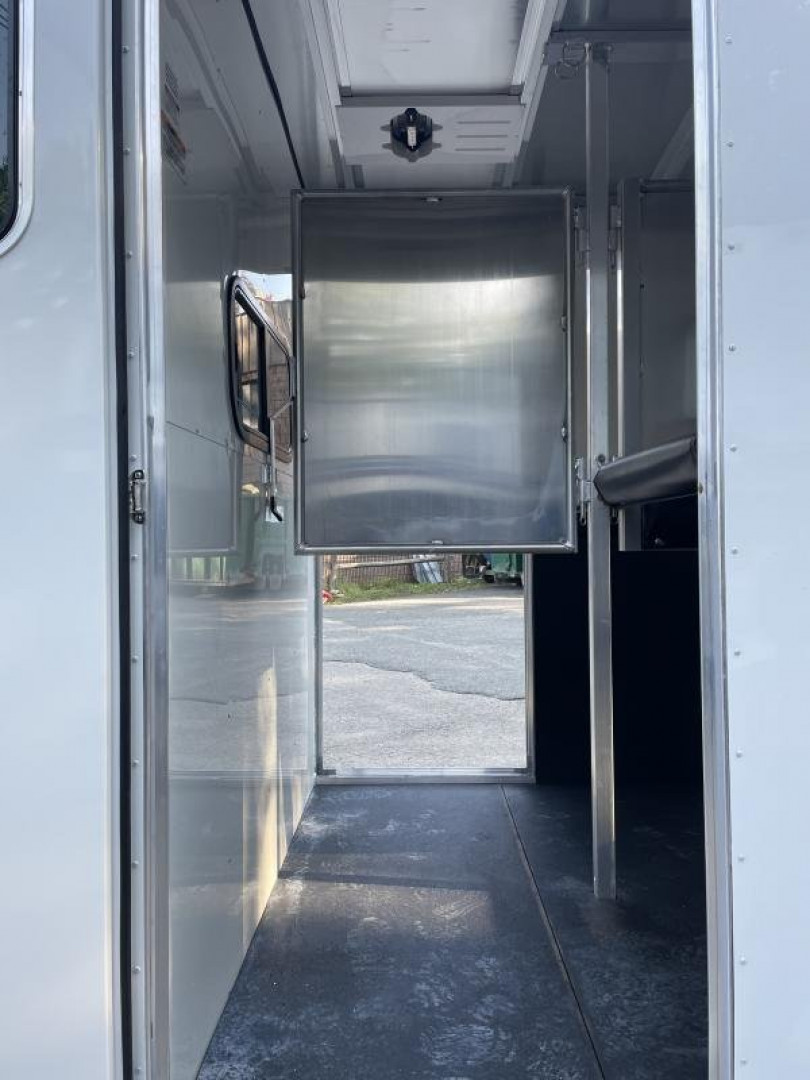 New 2024 Sundowner Trailers Charter 2H BP w DR Horse Trailer