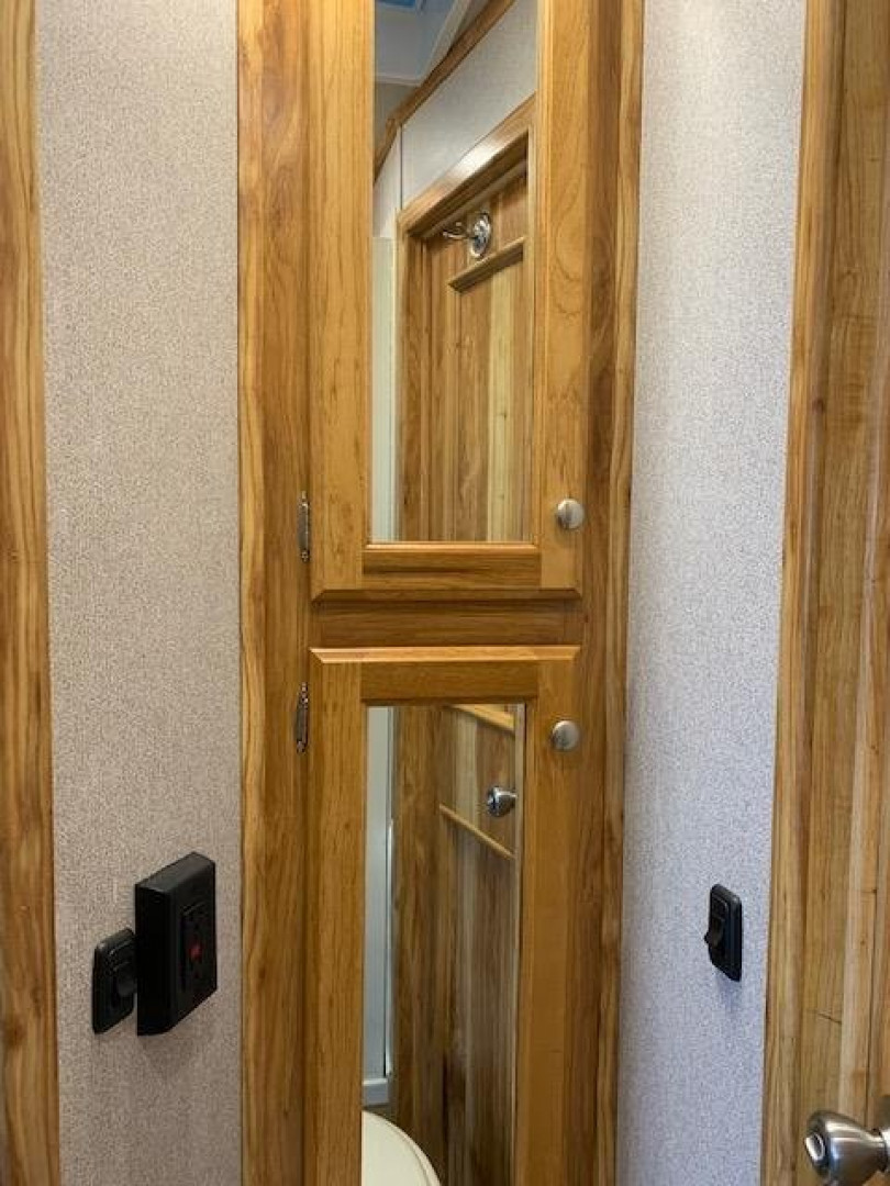 New 2025 SUNDOWNER TRAILERS 2023 Sundowner Santa Fe 3H Slant With LQ Horse Trailer
