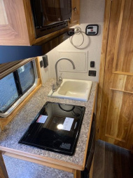 New 2025 SUNDOWNER TRAILERS 2023 Sundowner Santa Fe 3H Slant With LQ Horse Trailer