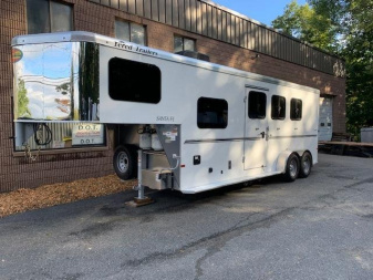 New 2025 SUNDOWNER TRAILERS 2023 Sundowner Santa Fe 3H Slant With LQ Horse Trailer