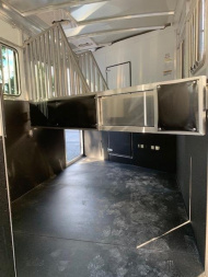 New 2025 SUNDOWNER TRAILERS 2023 Sundowner Santa Fe 3H Slant With LQ Horse Trailer