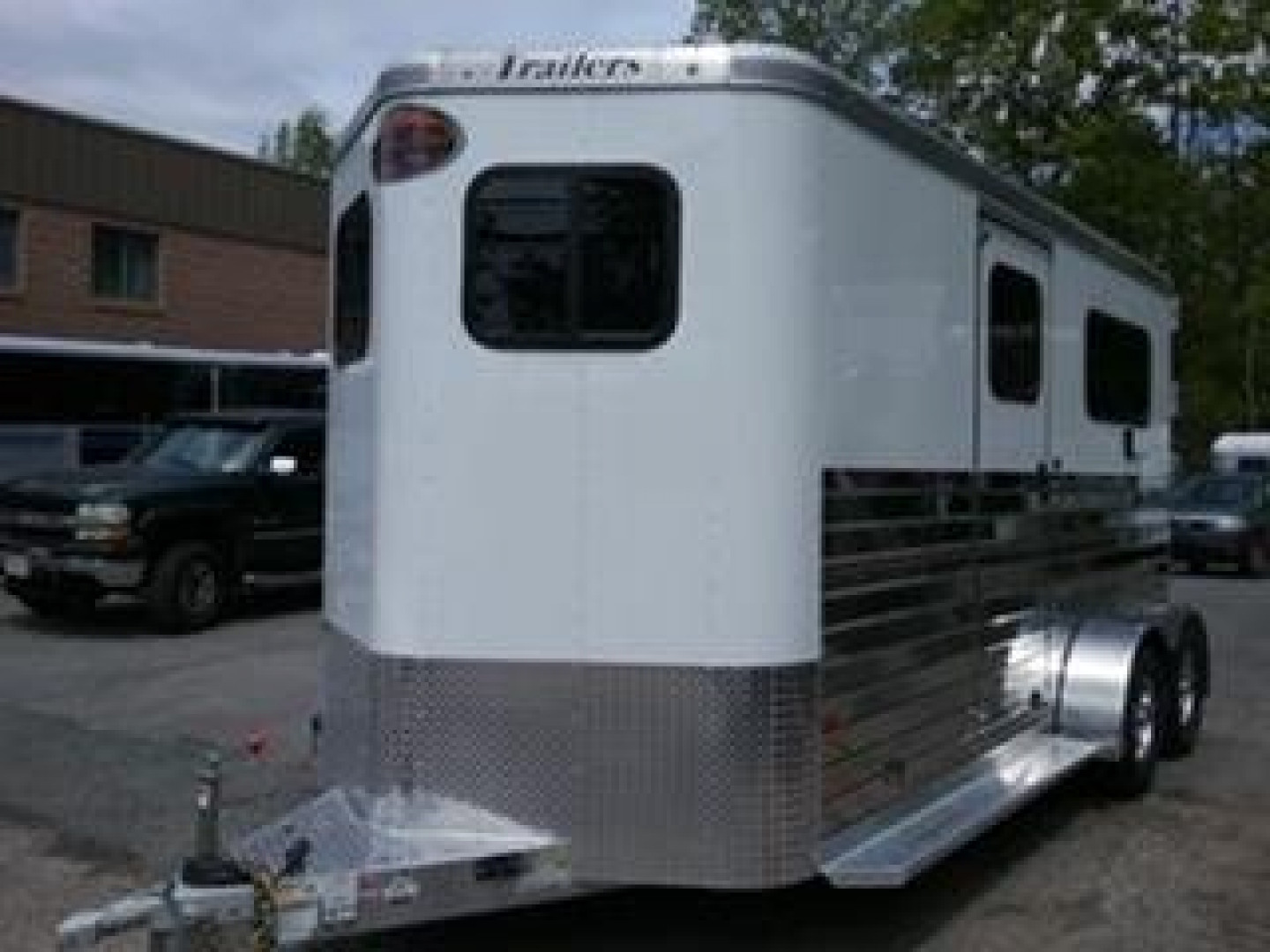 New 2023  Sundowner Trailers Charter 2h d/room Horse Trailer