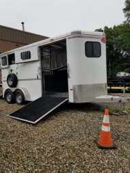 New 2024 Sundowner Trailers 2H BP w side unload Horse Trailer