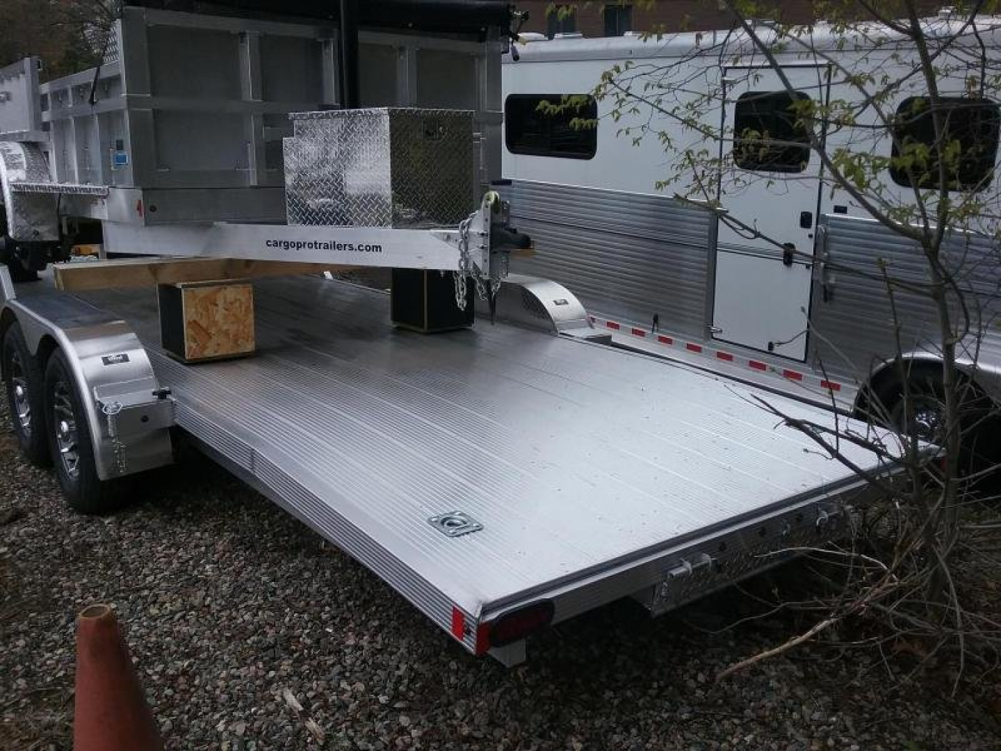 New 2023 Sundowner Trailers Car Hauler / Car Racing Trailer