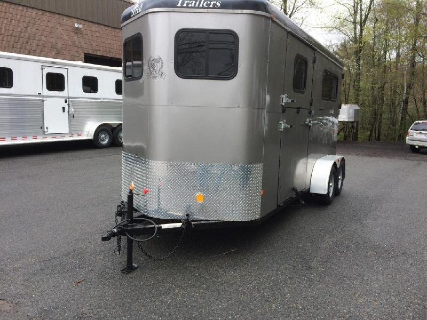 New 2023 Cotner Trailers Inc. Royal d/r side unload Horse Trailer