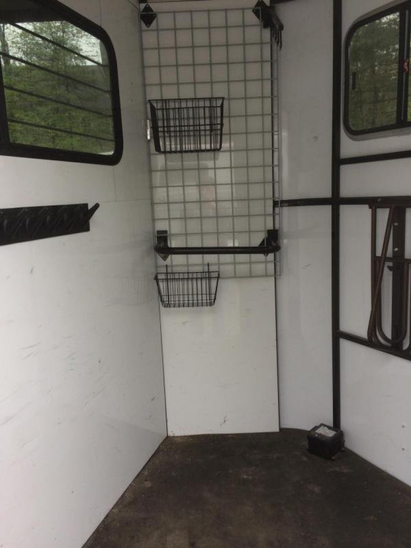 New 2023 Cotner Trailers Inc. Royal d/r side unload Horse Trailer