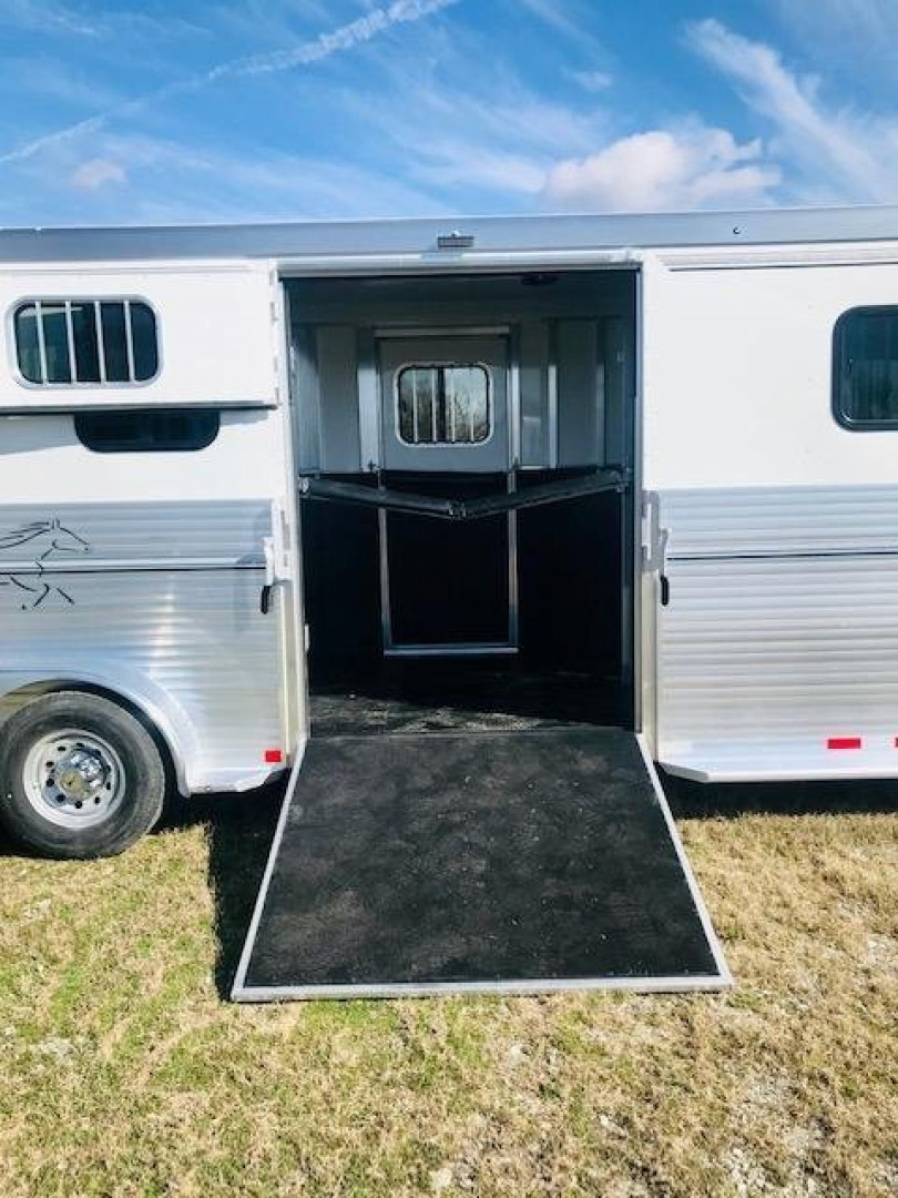 New 2024  Sundowner Trailers 4H Head To Head Horse Trailer