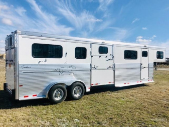 New 2024  Sundowner Trailers 4H Head To Head Horse Trailer