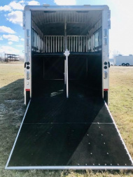 New 2024  Sundowner Trailers 4H Head To Head Horse Trailer