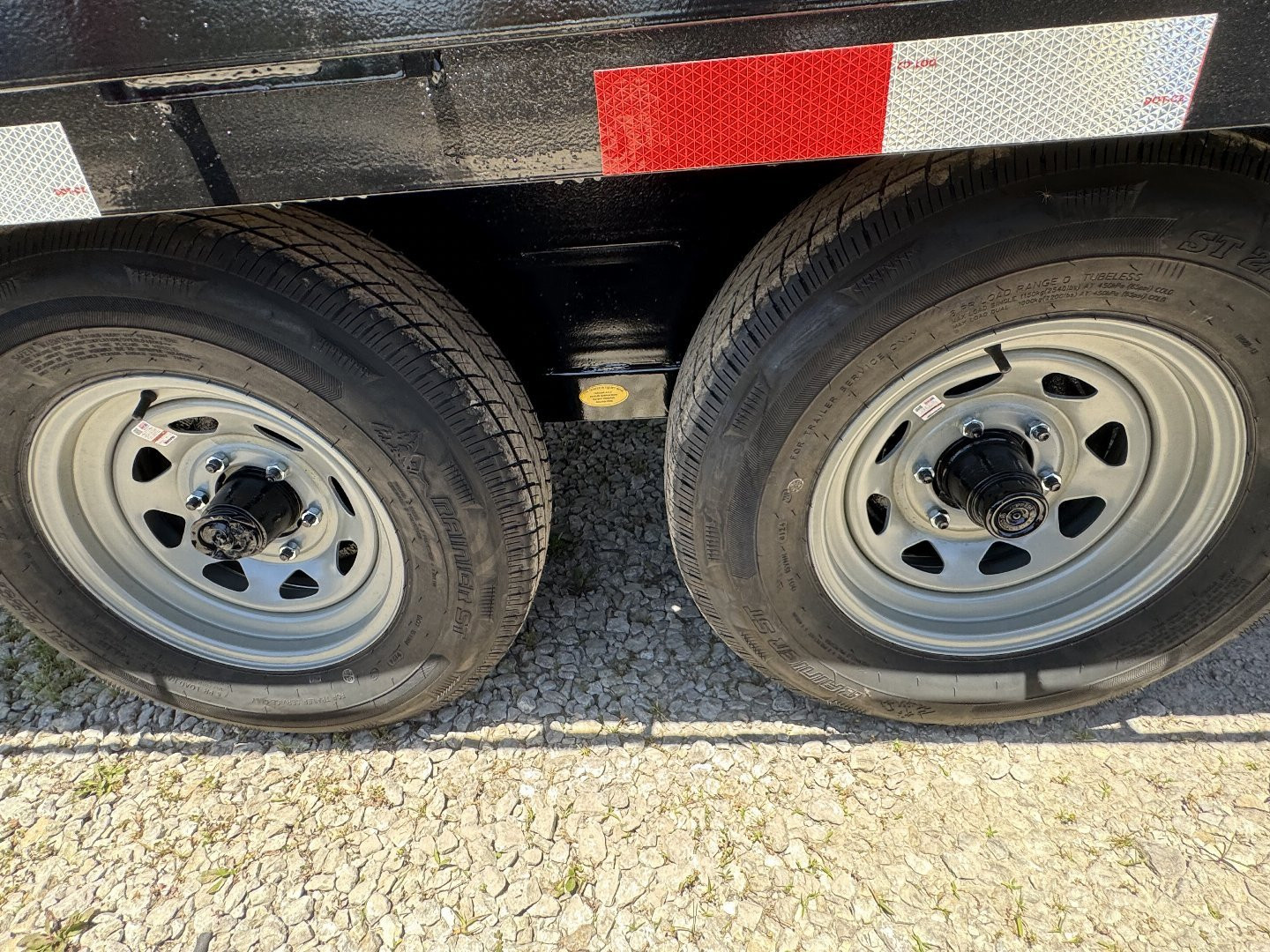 New 2024 AMO UC202 Deckover Trailer 96X20 TA NO RAMPS (GVW:9990)