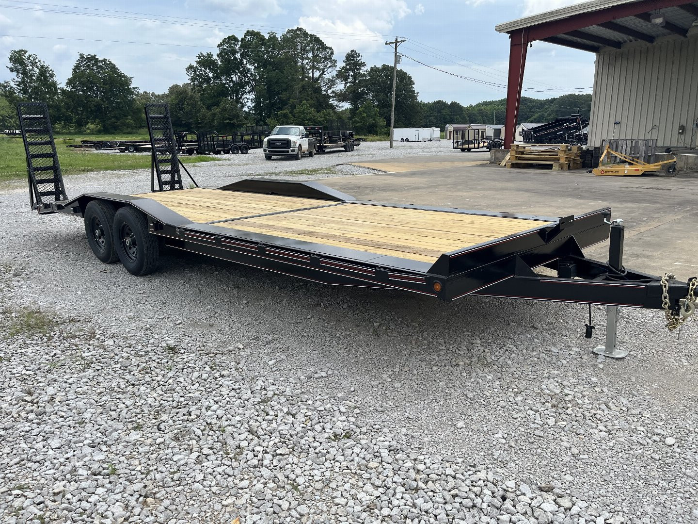 New 2025 Trailblazer 102X24 EQUIPMENT TRAILER W/DRIVEOVER FENDERS