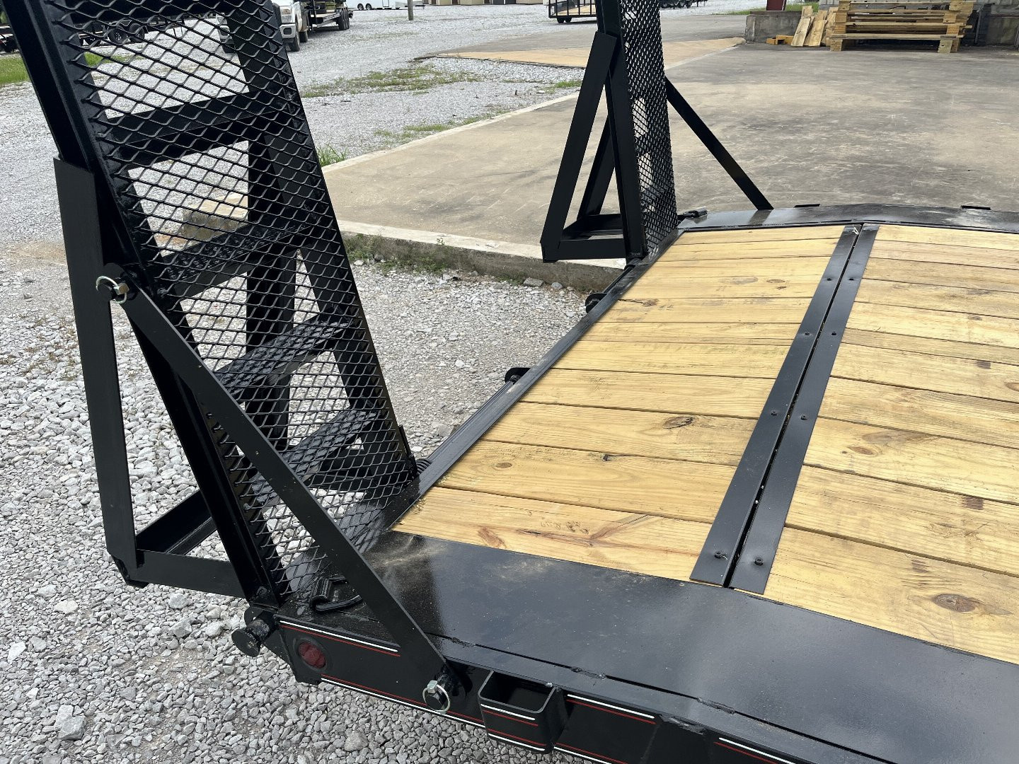 New 2025 Trailblazer 102X24 EQUIPMENT TRAILER W/DRIVEOVER FENDERS