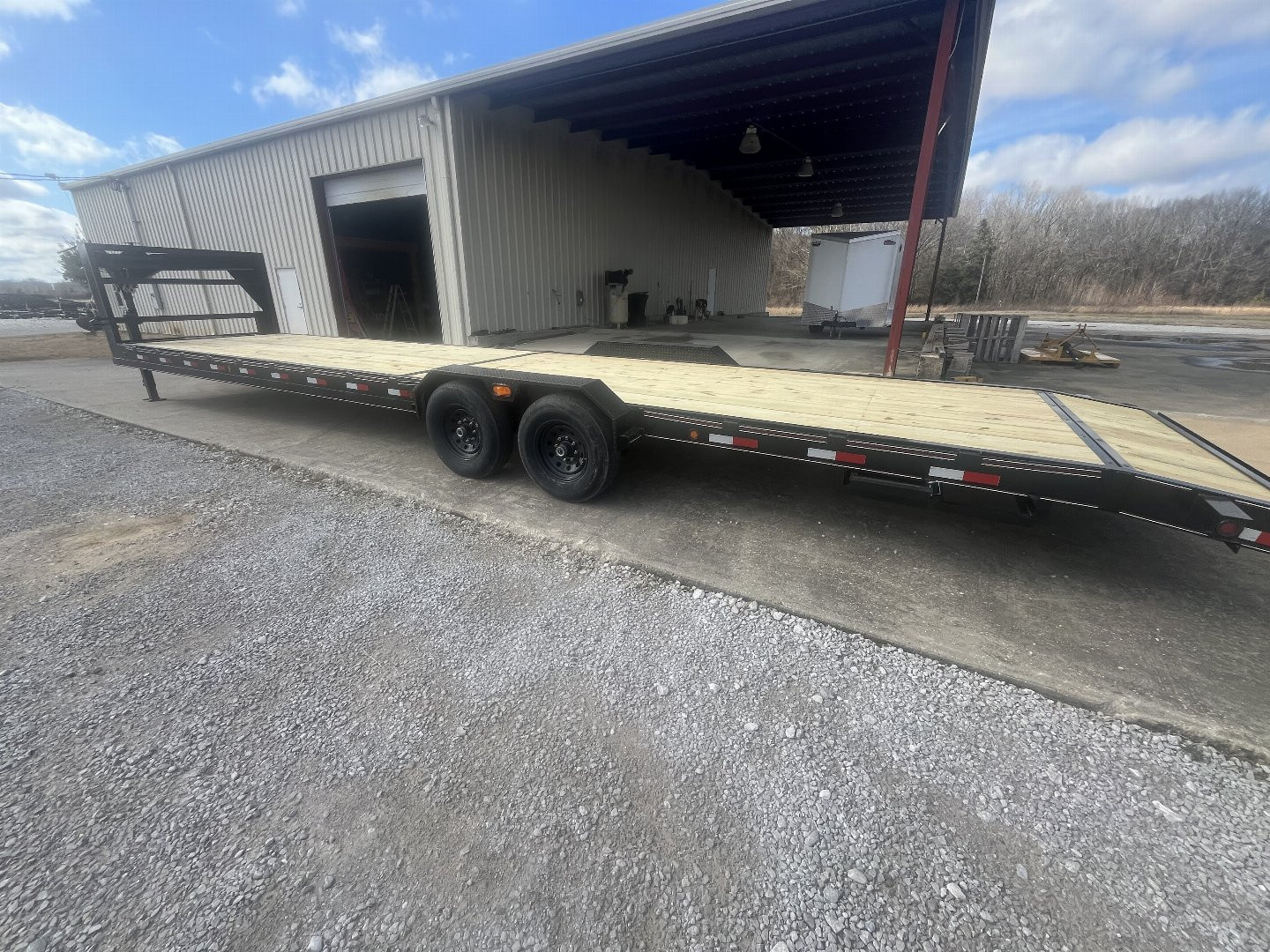 New 2025 Trailblazer 84X36 GOOSENECK 2 CAR HAULER 14K