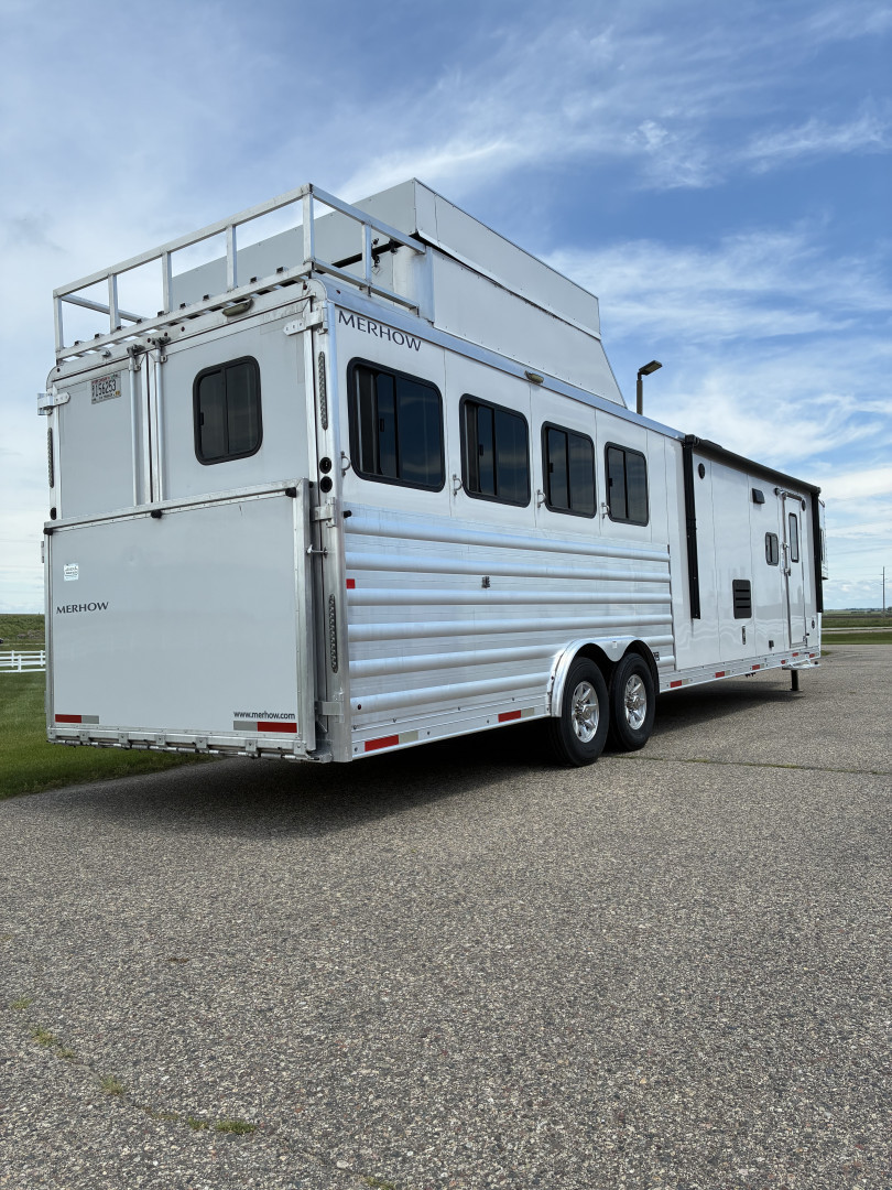 Used 2021 Merhow 4H 14LQ Horse Trailer