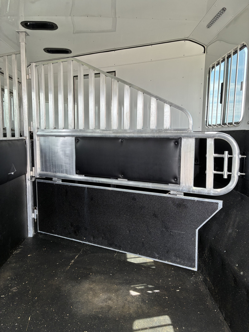 Used 2021 Merhow 4H 14LQ Horse Trailer