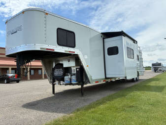 Used 2021 Merhow 4H 14LQ Horse Trailer