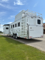 Used 2021 Merhow 4H 14LQ Horse Trailer
