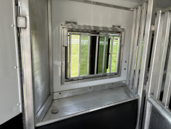 Used 2021 Merhow 4H 14LQ Horse Trailer