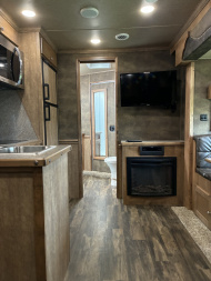 Used 2021 Merhow 4H 14LQ Horse Trailer