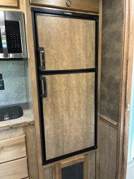 Used 2021 Merhow 4H 14LQ Horse Trailer
