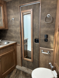 Used 2021 Merhow 4H 14LQ Horse Trailer