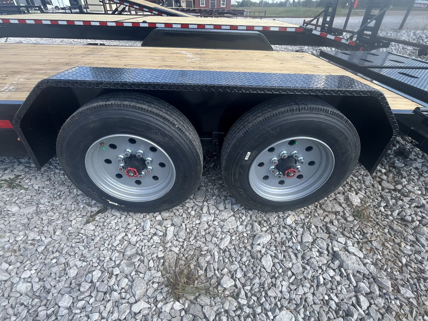 New 2025 SURE-TRAC ST 82"x20' Equipment Trailer 16K
