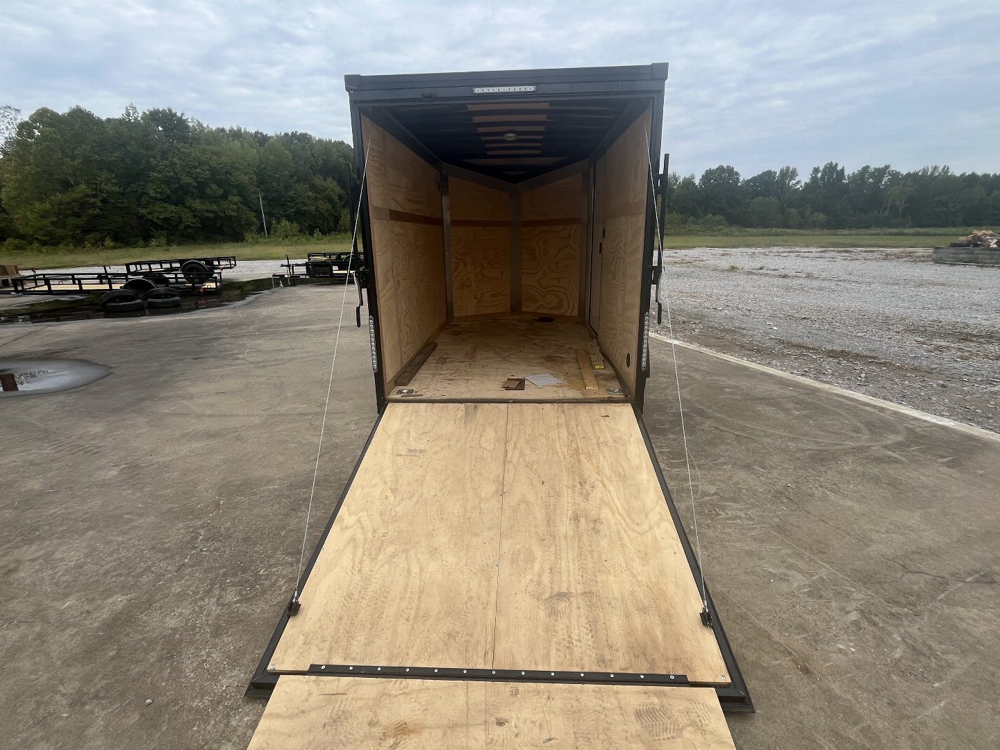 Used REPO United Trailers WJ-6x10 Cargo / Enclosed Trailer