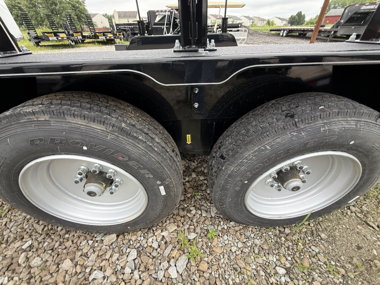 Used "NEVER USED" <br />
Plus it has the extra bucket rack welded to front raised up<br />
<br />
2023 Behnke CBCT1816E-S Equipment Trailer 83X18 TA WOOD FILLED RAMPS (GVW:12000)